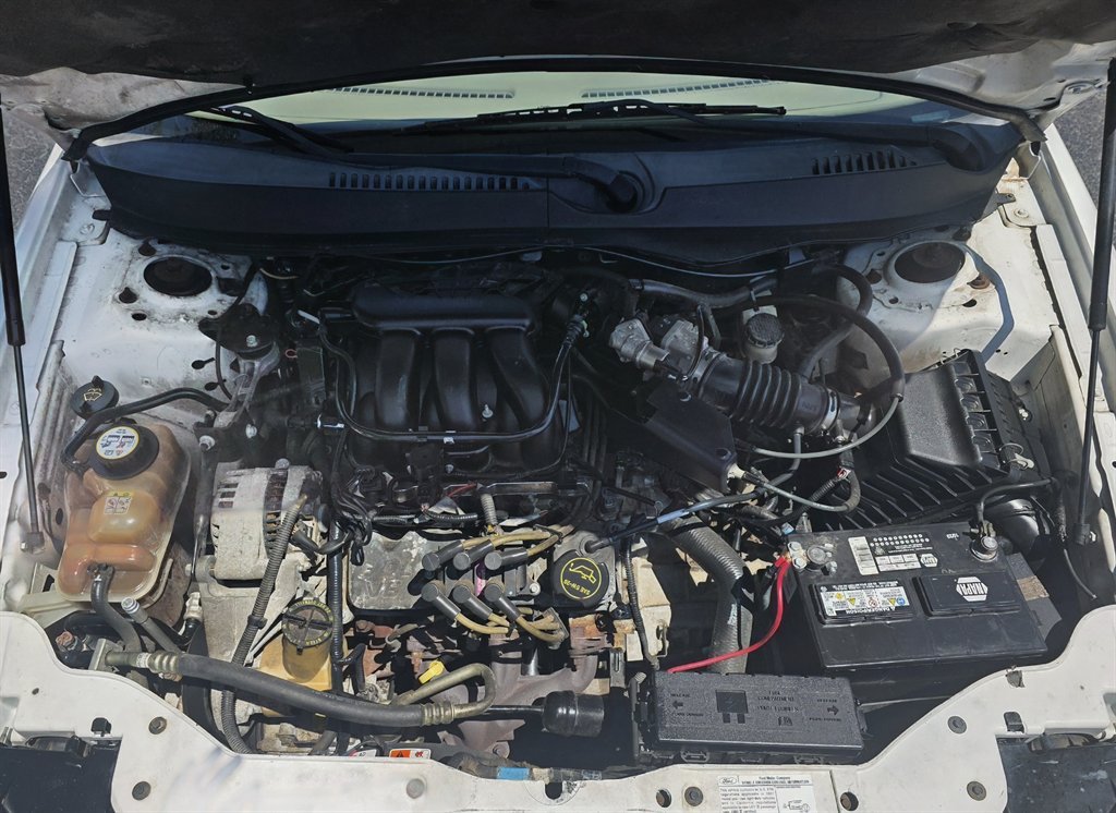 Used 2007 Ford Taurus SE FWD image 12