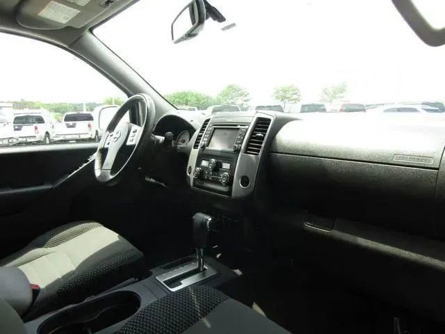 Used 2019 Nissan Frontier PRO-4X image 10