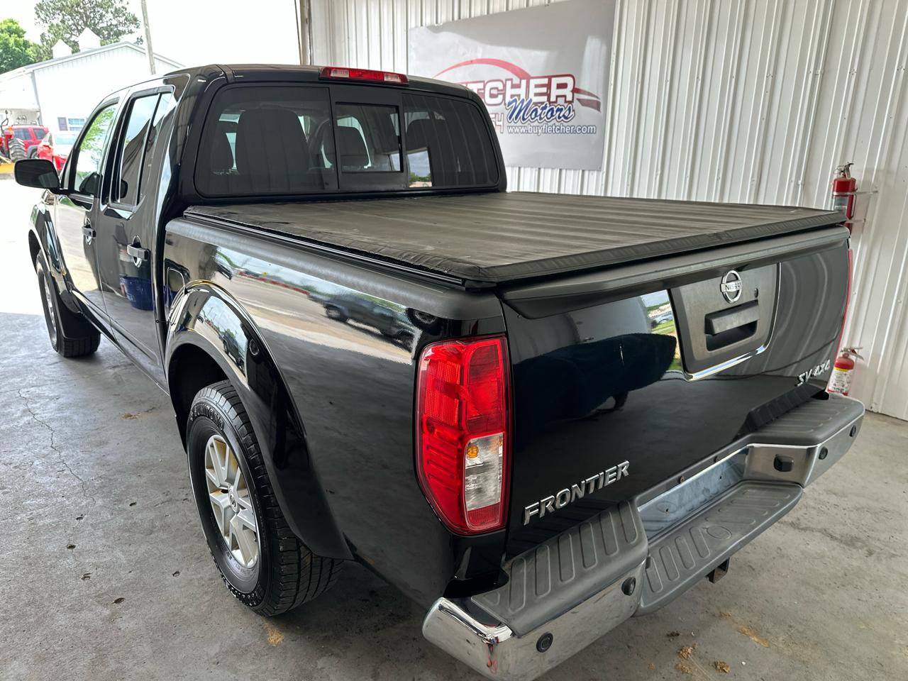 Used 2015 Nissan Frontier SV w/ SV Value Truck Package AWD/4WD image 4