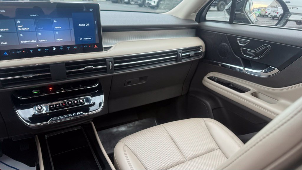 Used 2023 Lincoln Corsair AWD w/ Equipment Group 101A image 37