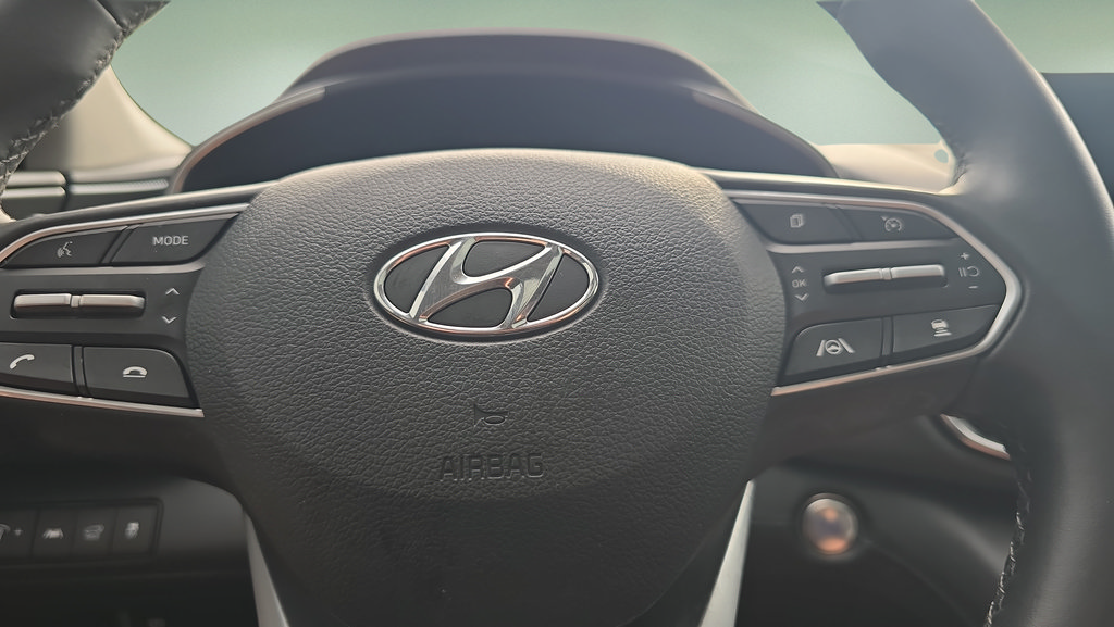 Used 2022 Hyundai Santa Fe SEL w/ Convenience + Premium Package AWD/4WD image 17