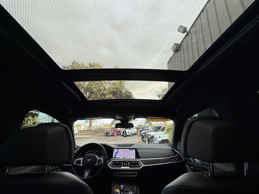 Used 2020 BMW X7 M50i w/ Executive Package image 26
