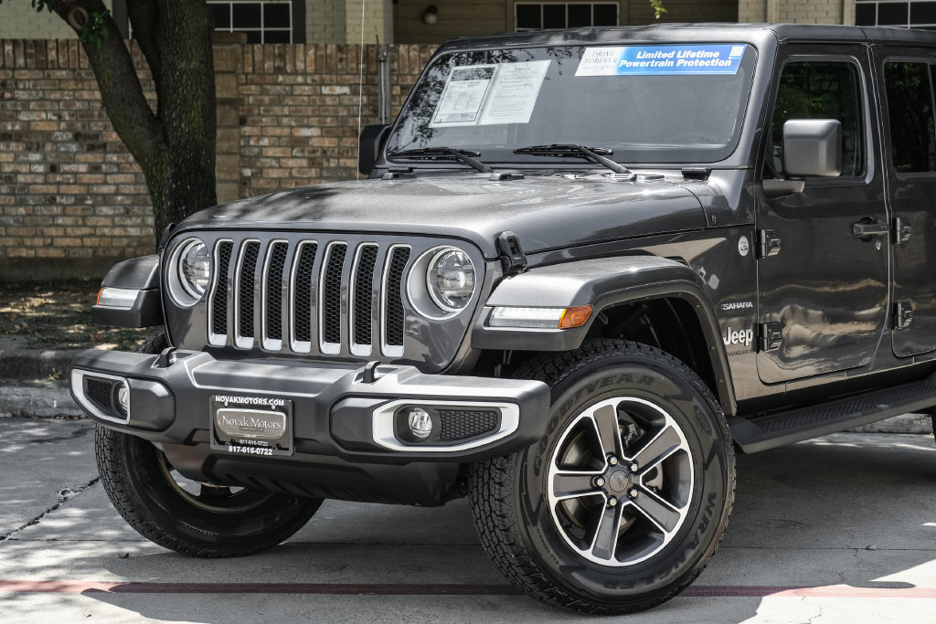 Used 2023 Jeep Wrangler Unlimited Sahara w/ LED Lighting Group AWD/4WD image 13