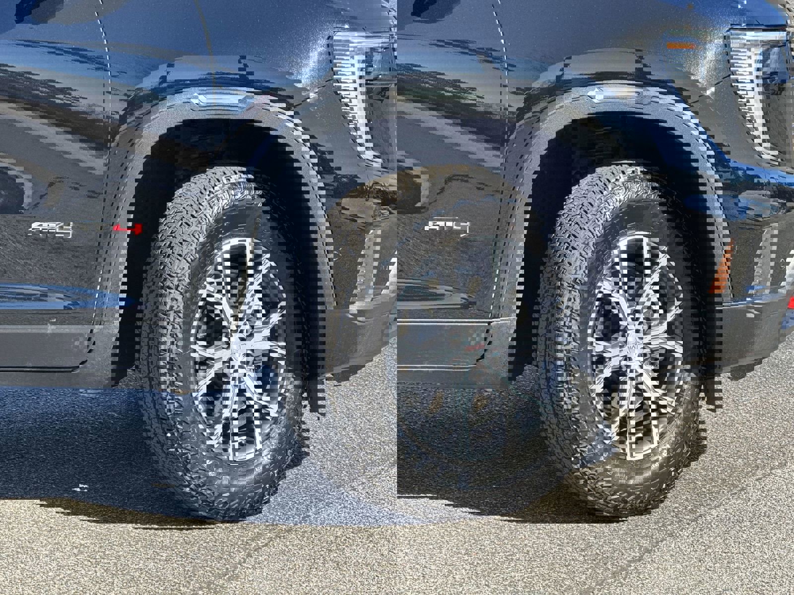 Used 2026 GMC Acadia AT4 w/ Super Cruise Package image 12