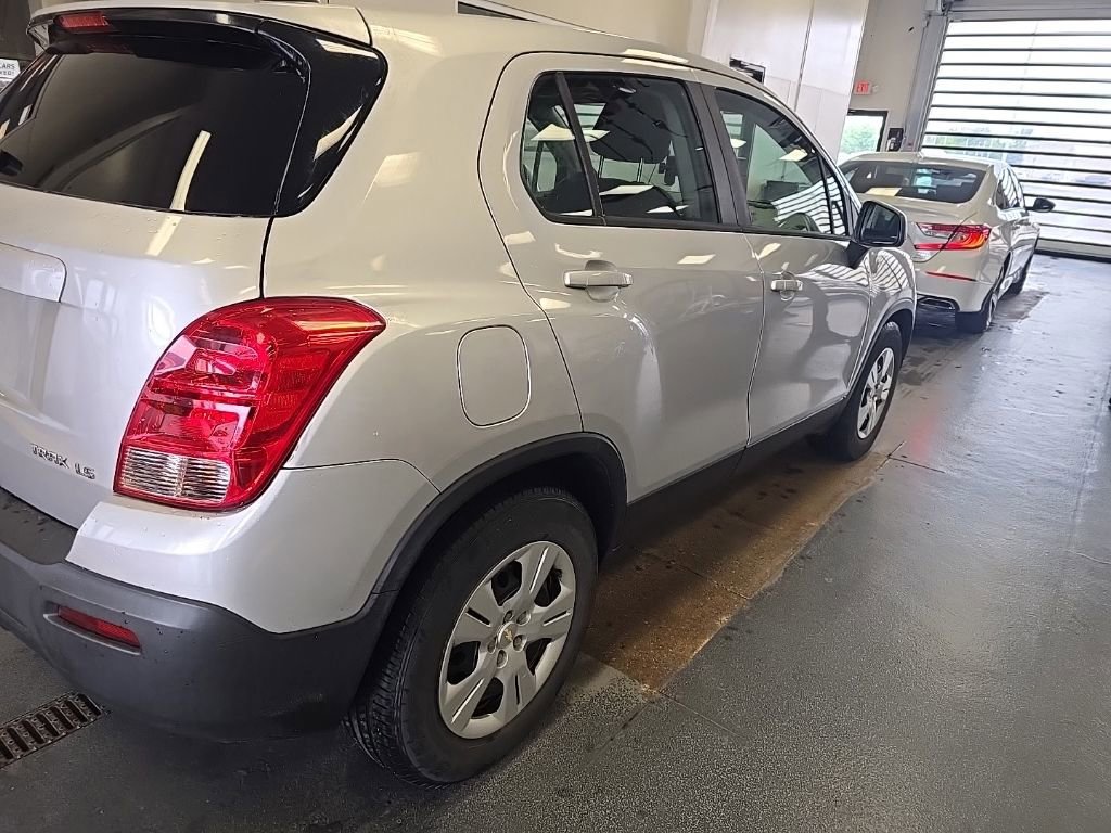 Used 2016 Chevrolet Trax LS w/ LPO, Cargo Package FWD image 2
