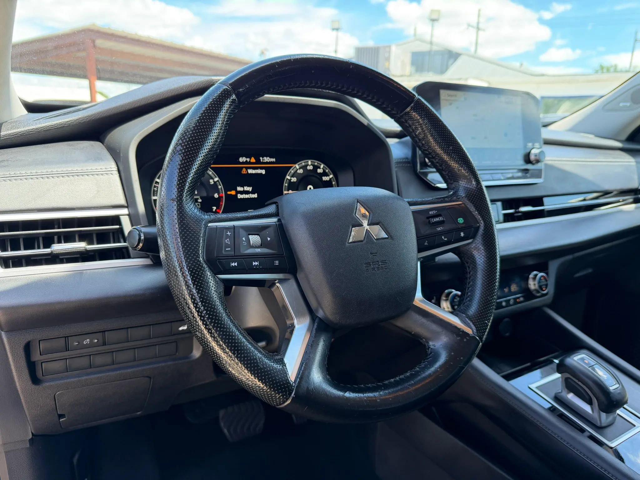 Used 2022 Mitsubishi Outlander SE image 10