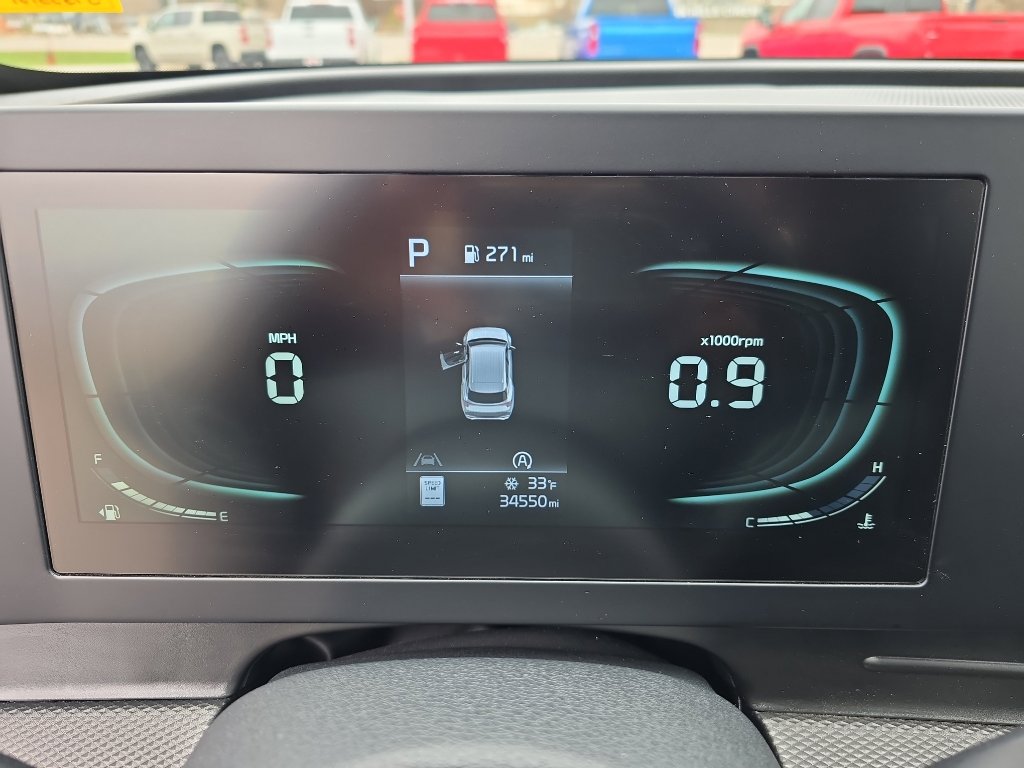 Used 2025 Kia Sportage LX image 14