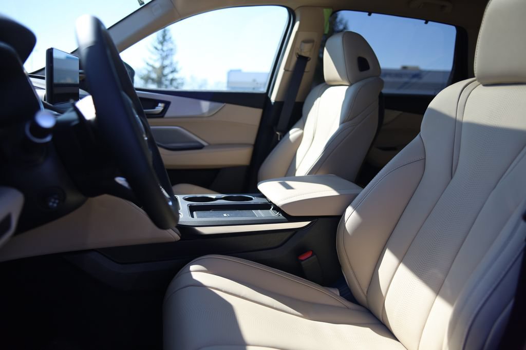Used 2026 Acura MDX FWD w/ Technology Package image 11