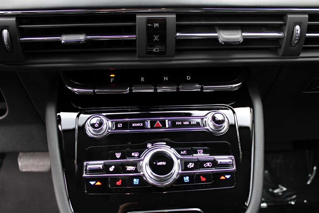 Used 2022 Lincoln Corsair Grand Touring w/ Elements Technology Bundle image 16