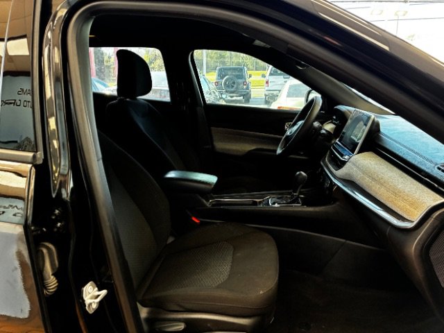 Used 2025 Jeep Compass Sport image 33