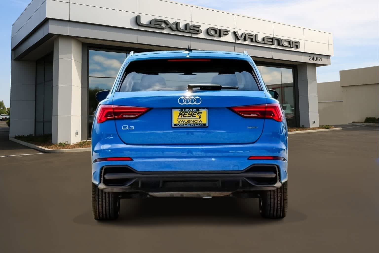 Used 2023 Audi Q3 2.0T Premium AWD/4WD image 3