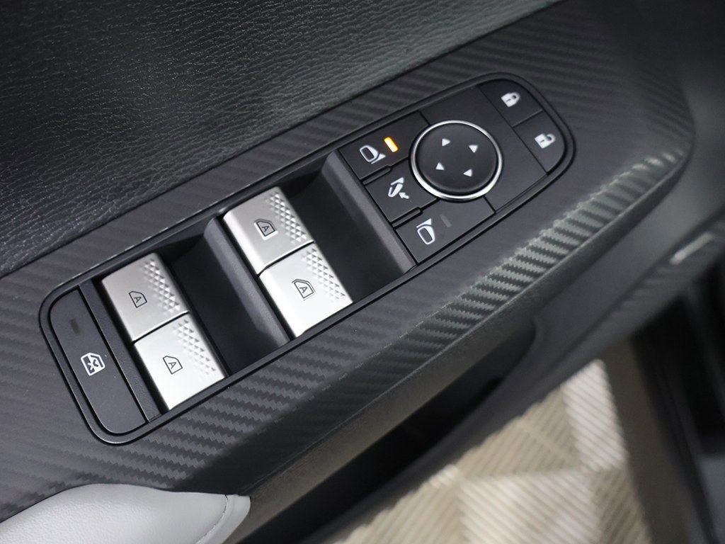 New 2025 Mitsubishi Outlander SEL image 39