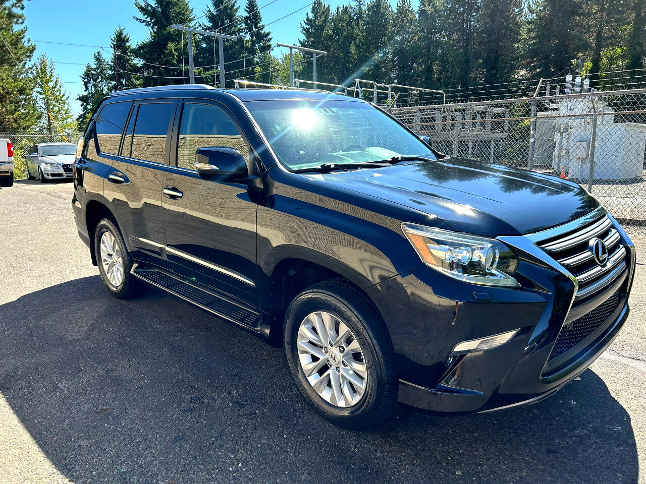 Used 2017 Lexus GX 460 Premium image 3
