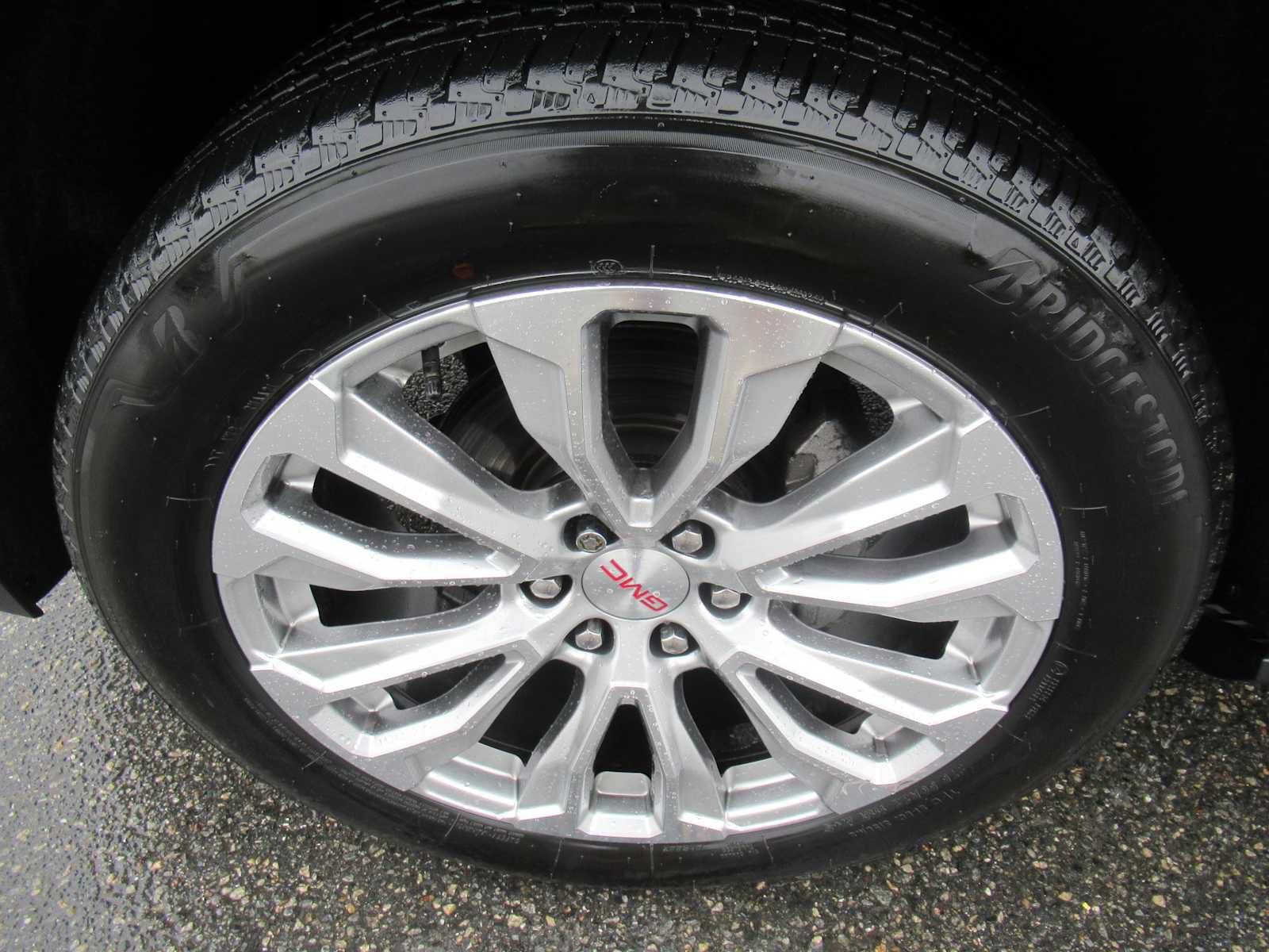 Used 2021 GMC Yukon Denali w/ Denali Premium Package AWD/4WD image 11