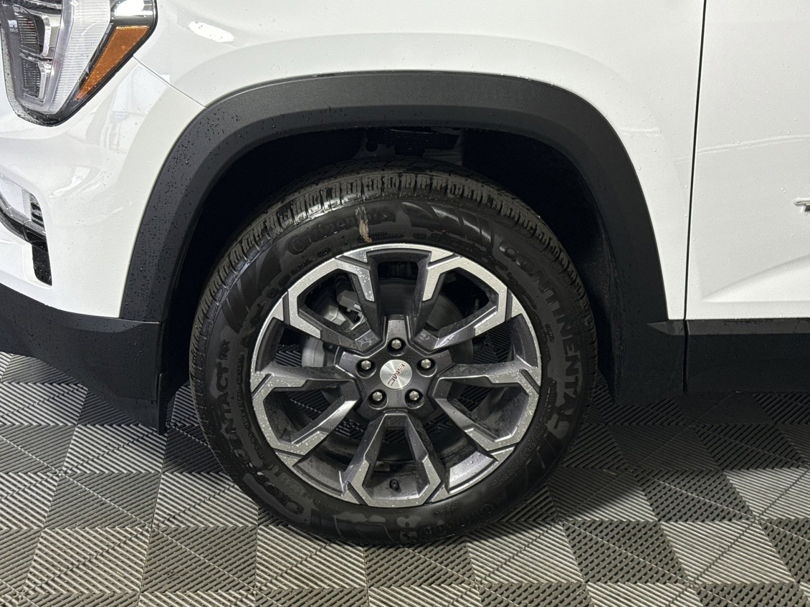 New 2026 GMC Terrain Elevation w/ Elevation Premium Package AWD/4WD image 12