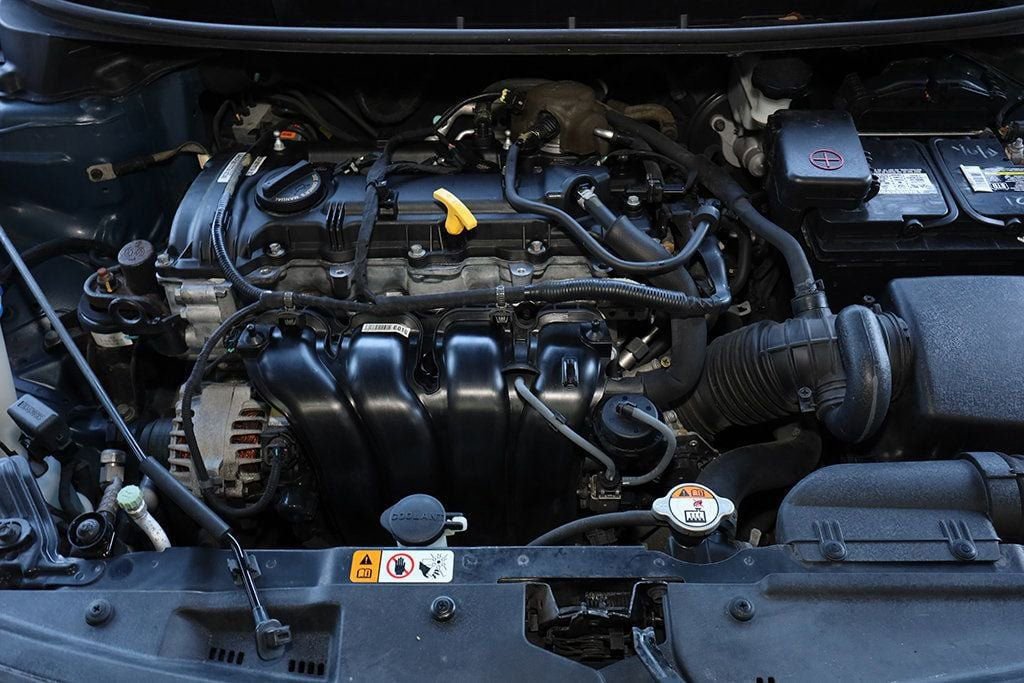 Used 2016 Hyundai Elantra GT w/ Option Group 02 image 28