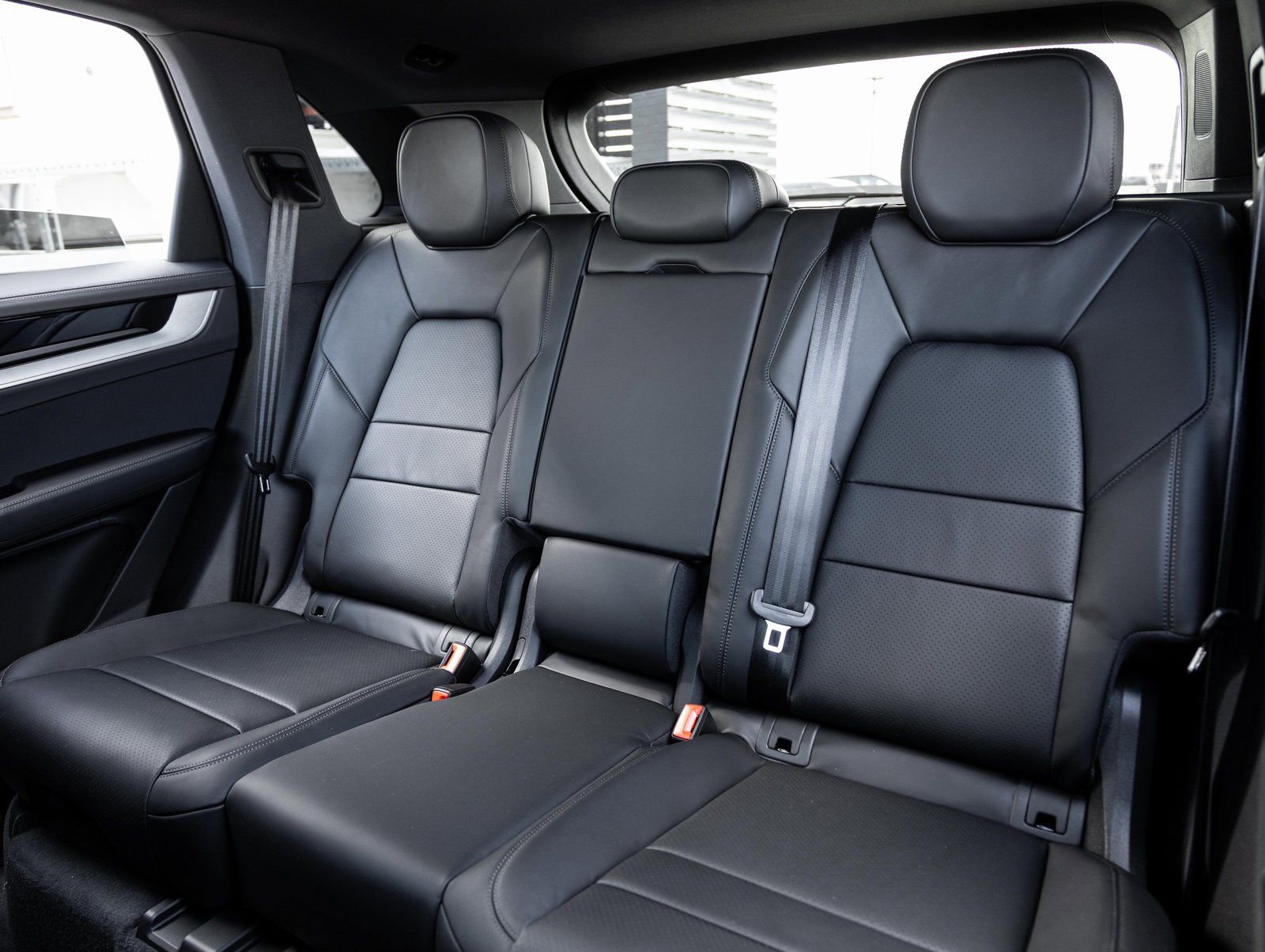 Certified 2026 Porsche Cayenne AWD/4WD image 27