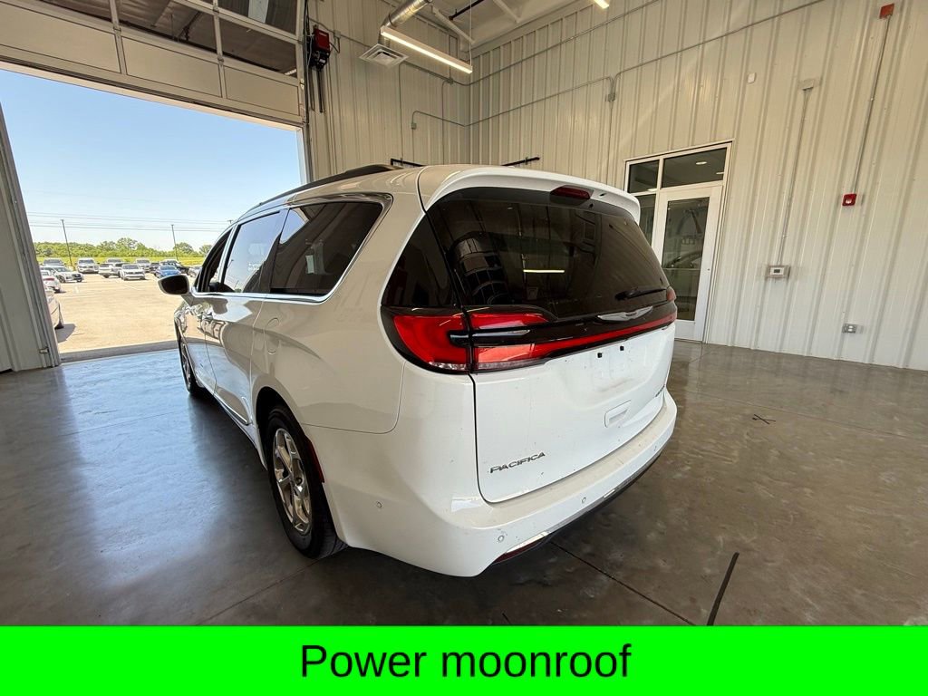 Used 2022 Chrysler Pacifica Limited FWD image 8