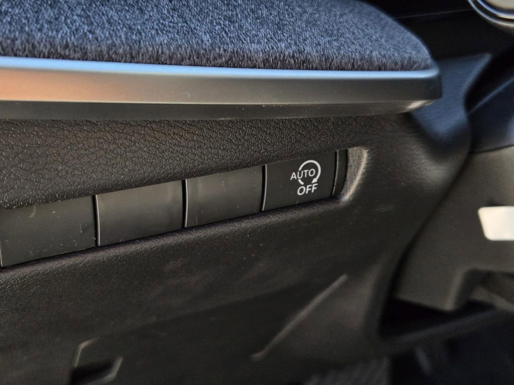 New 2026 Nissan Kicks SV image 17