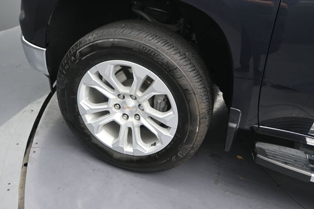 Used 2023 Chevrolet Silverado 1500 LTZ RWD image 12