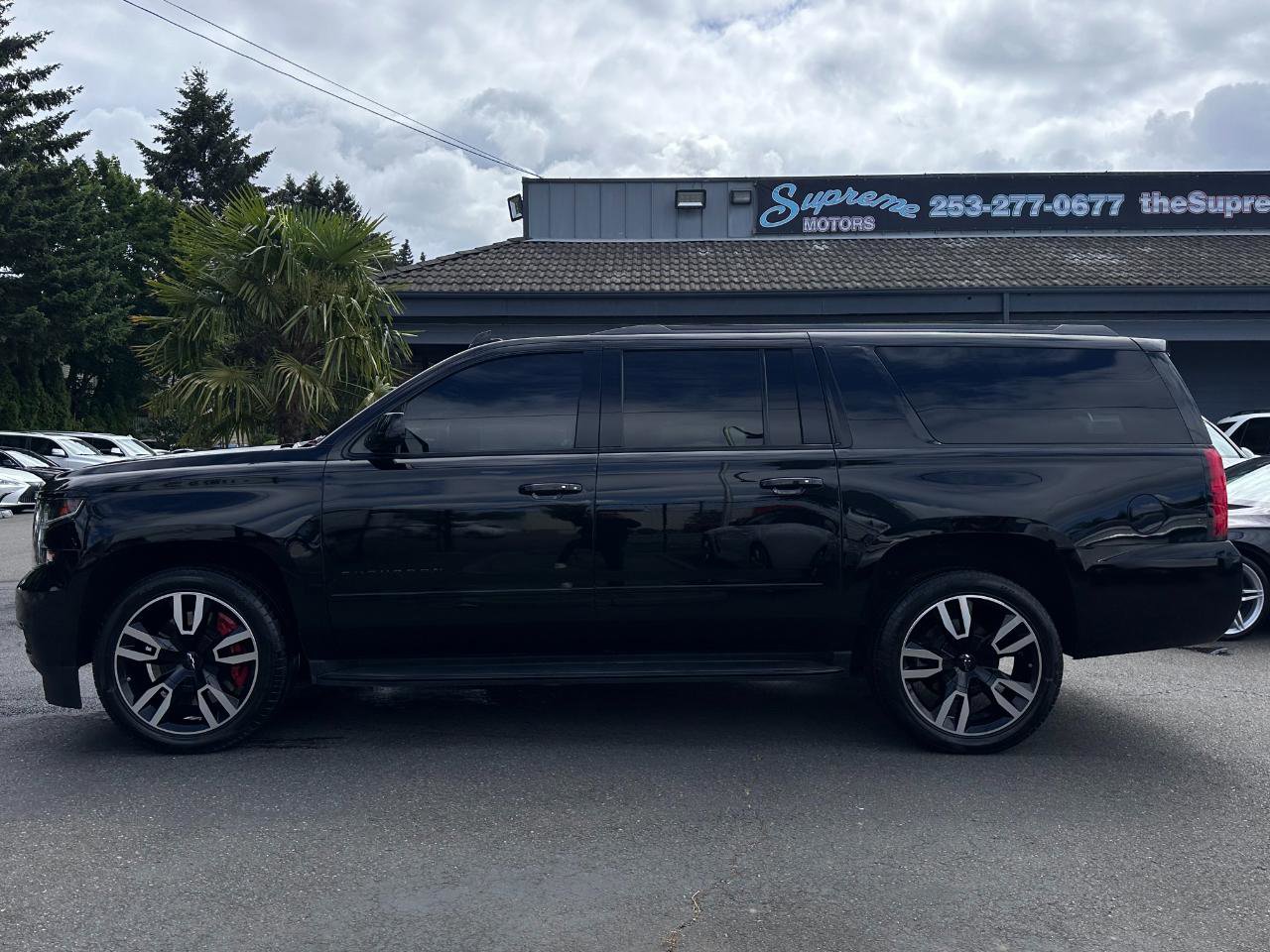 Used 2019 Chevrolet Suburban Premier AWD/4WD image 3