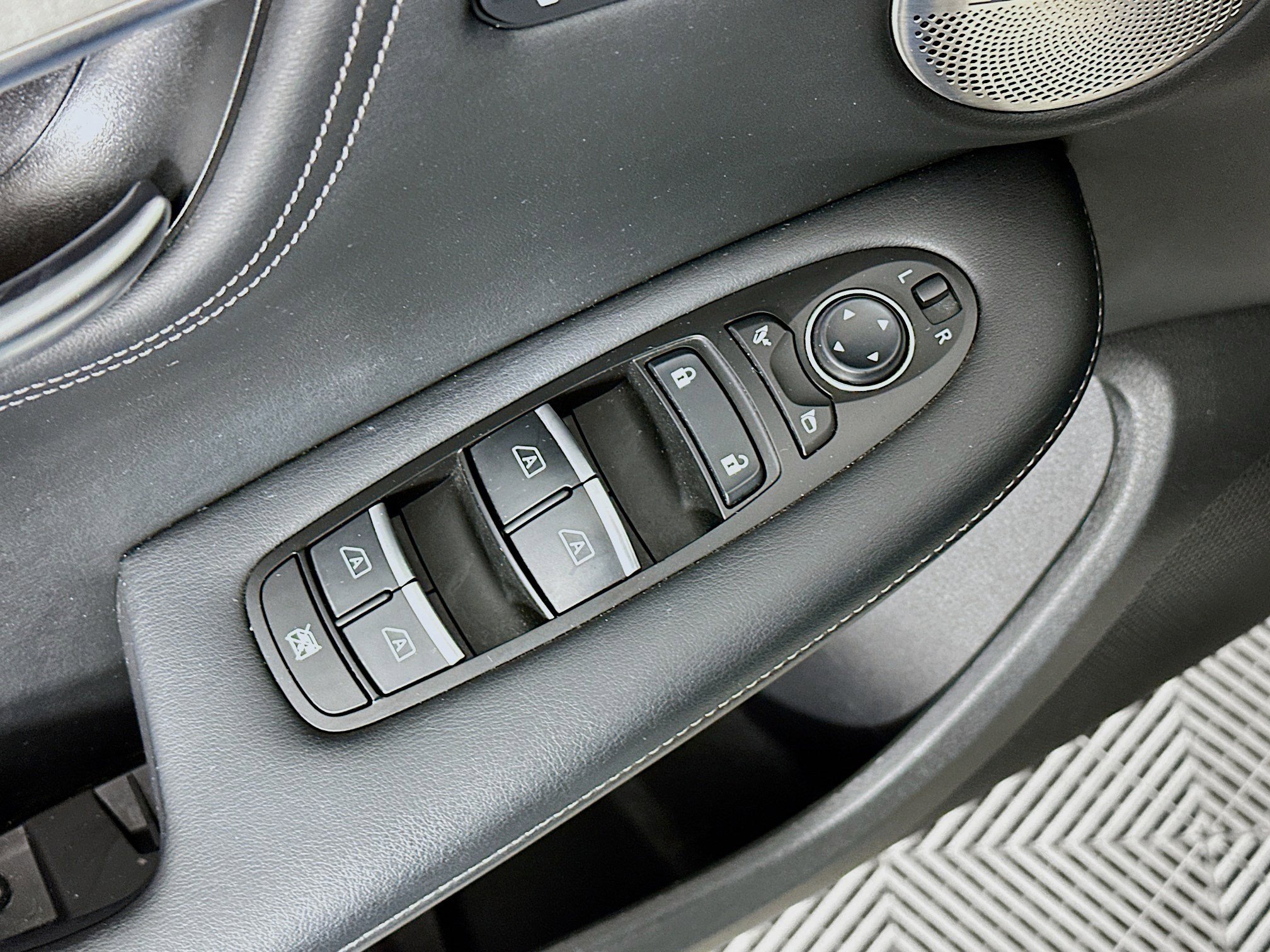 Used 2022 INFINITI QX50 Autograph image 18