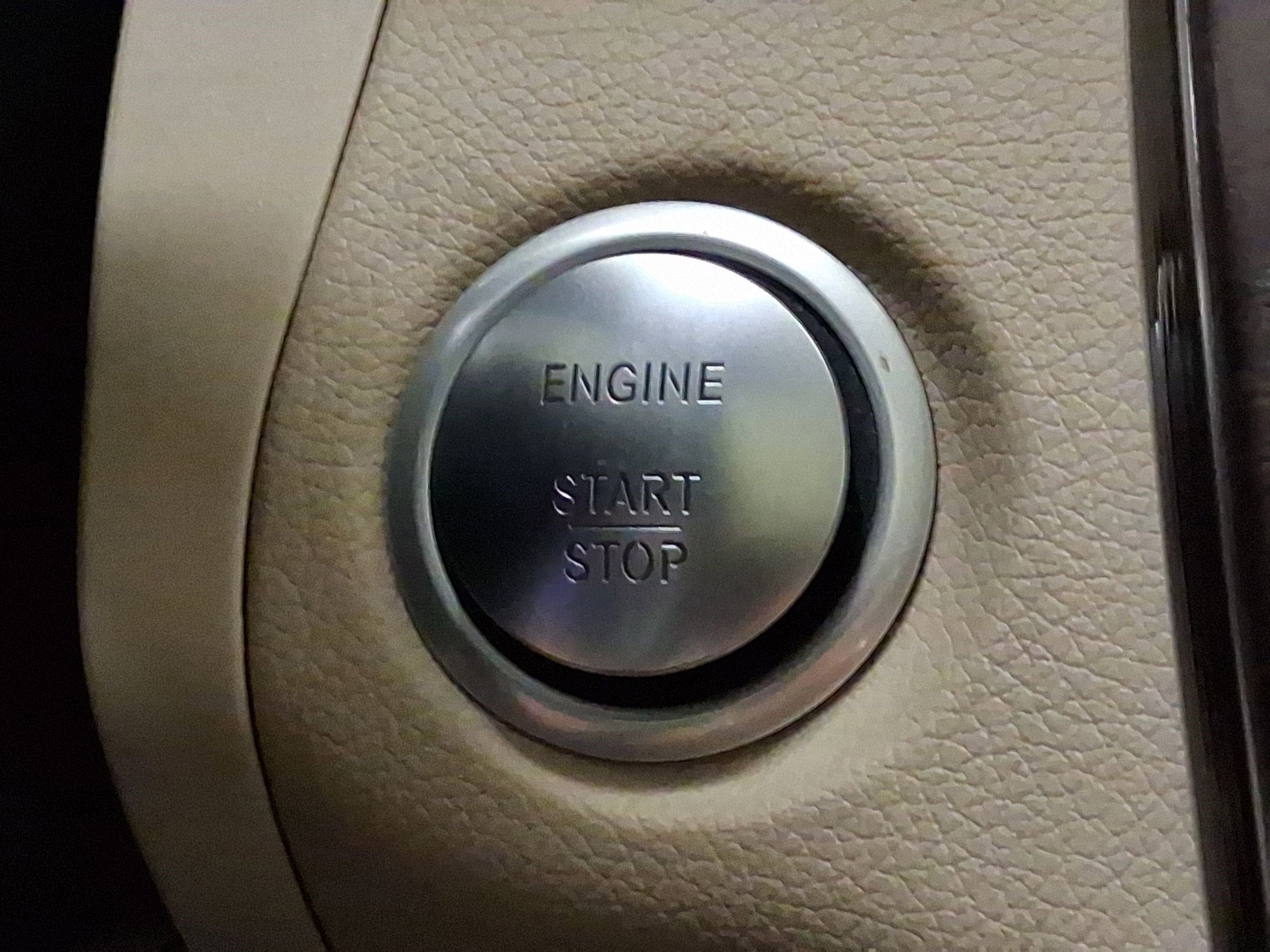 Used 2019 Mercedes-Benz GLC 350e 4MATIC image 25