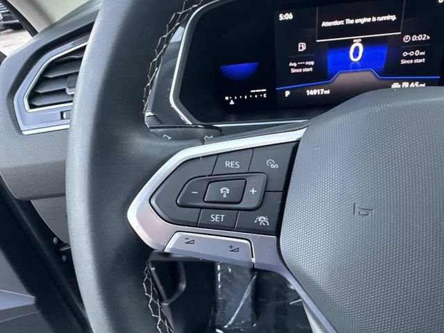 Certified 2023 Volkswagen Tiguan SE w/ Panoramic Sunroof Package image 17