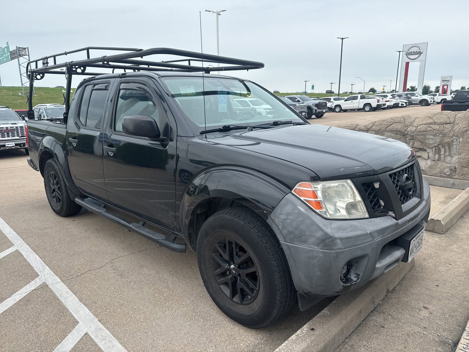 Used 2019 Nissan Frontier SV RWD image 3