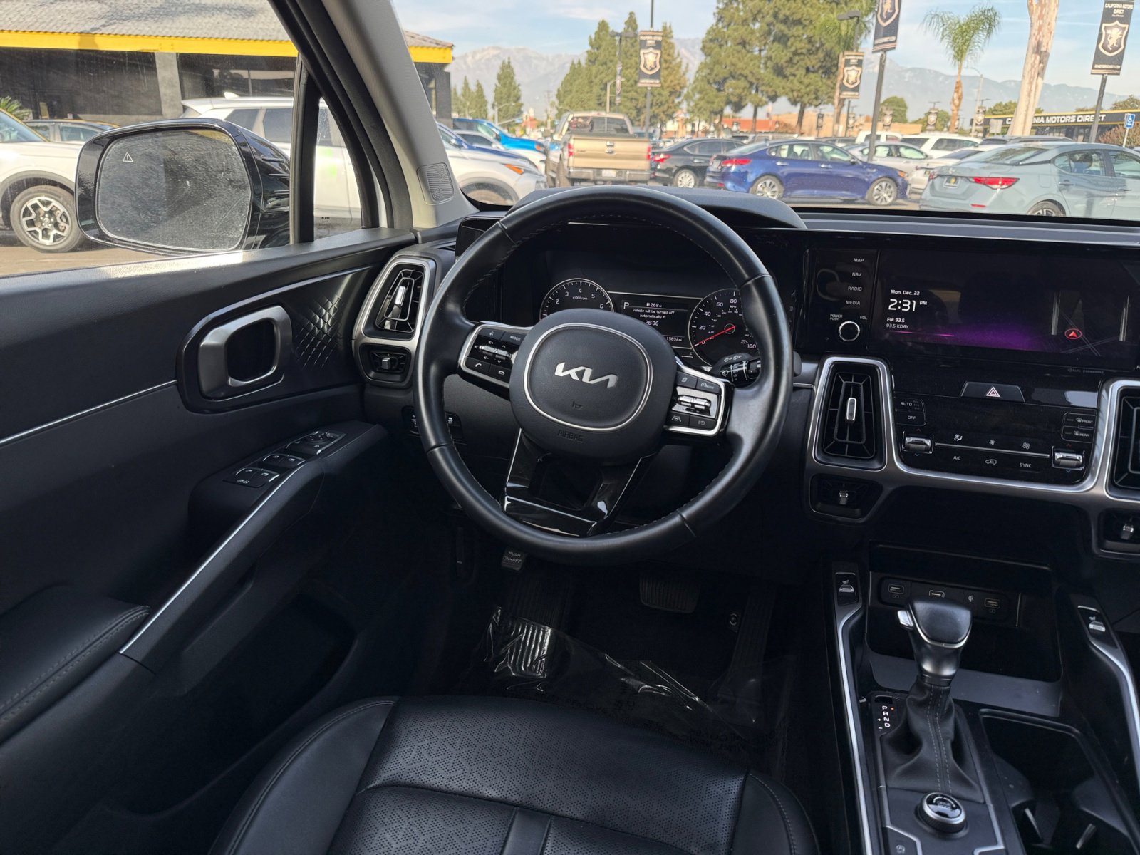 Used 2023 Kia Sorento S image 24