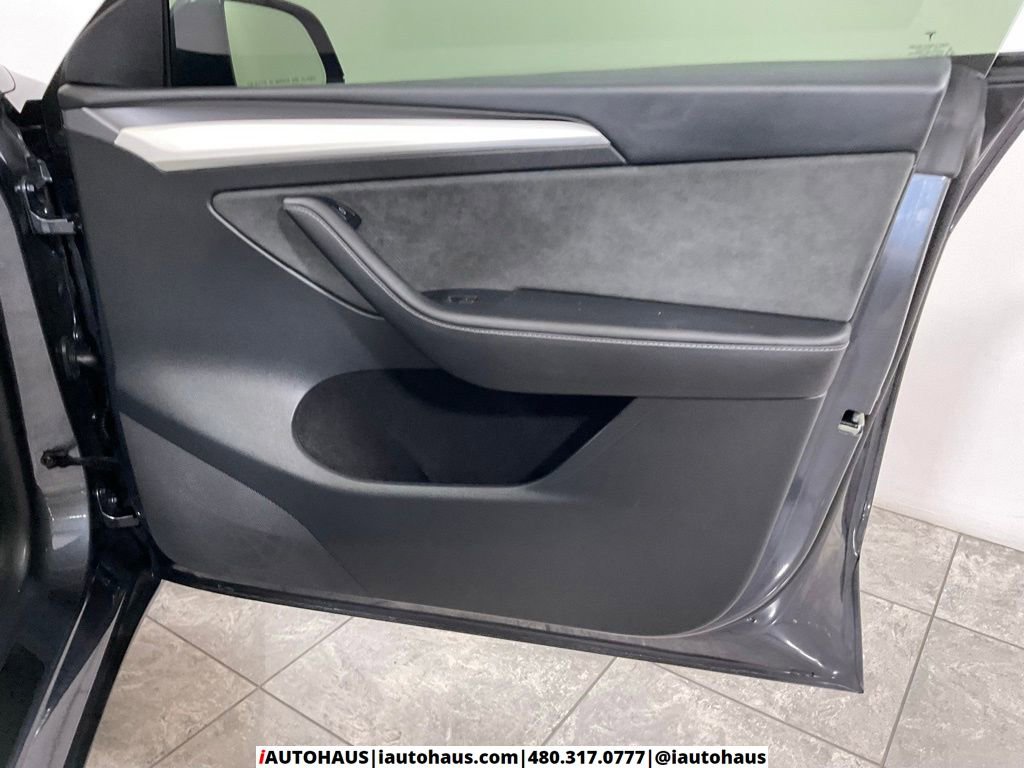 Used 2023 Tesla Model Y Long Range image 38