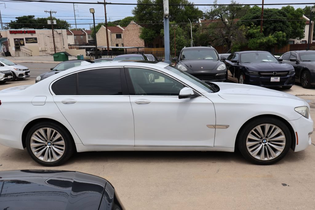 Used 2015 BMW 740i RWD image 9