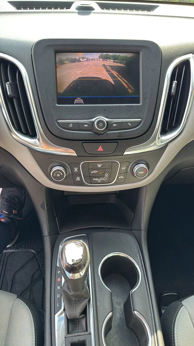Used 2021 Chevrolet Equinox LS w/ LS Convenience Package FWD image 12