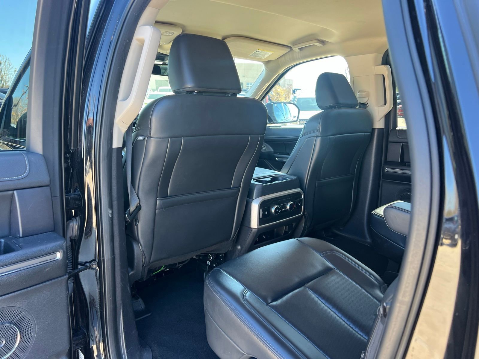 Used 2024 Ford Expedition Max XLT image 18