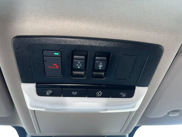 Used 2025 Nissan Rogue SL w/ Tech Package AWD/4WD image 39