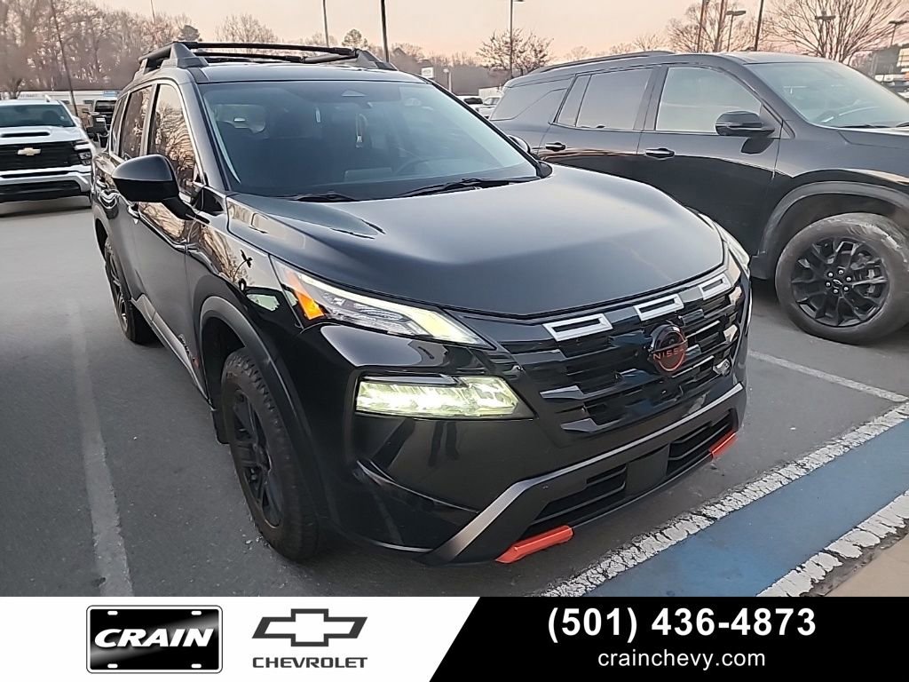 Used 2025 Nissan Rogue SV image 1