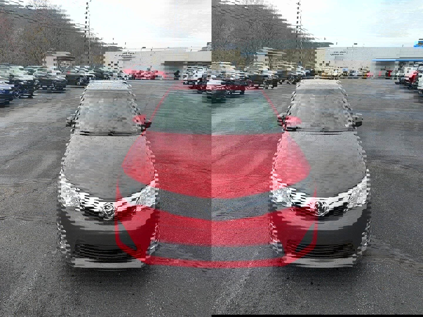 Used 2012 Toyota Camry XLE w/ Leather Pkg image 2