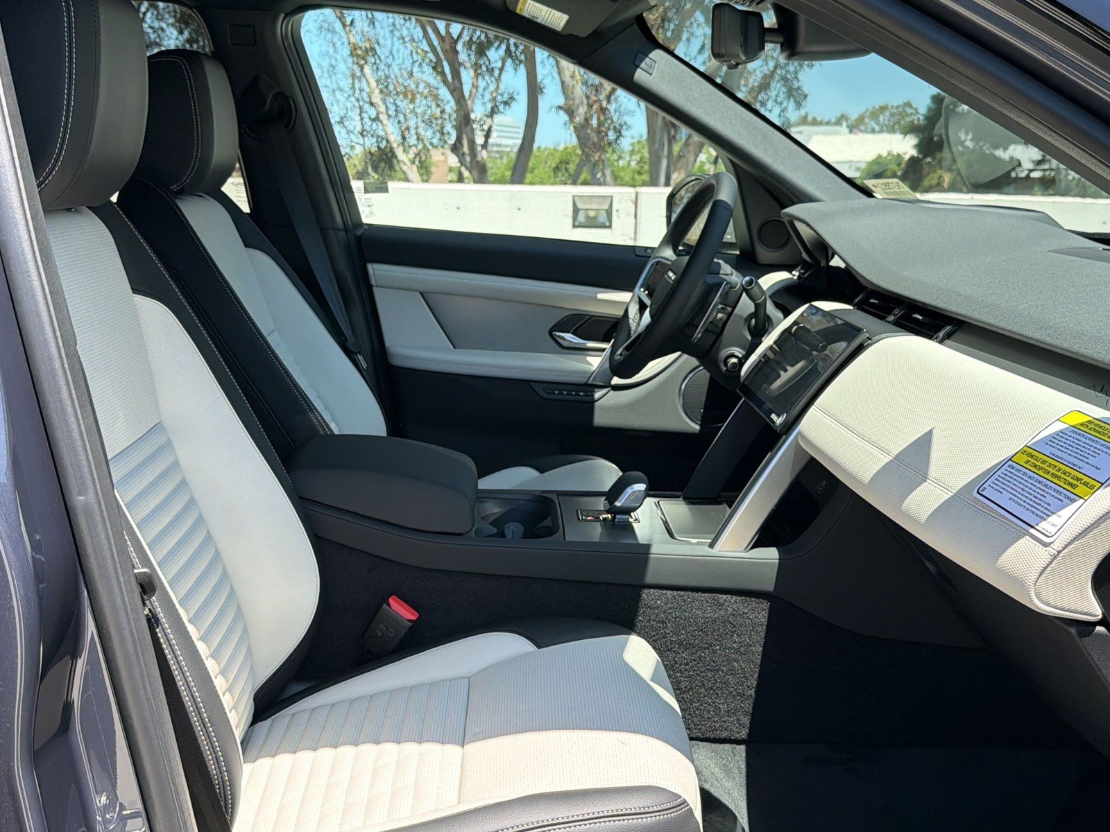 New 2026 Land Rover Discovery Sport Landmark AWD/4WD image 25