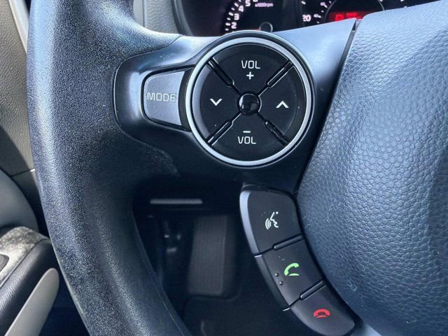 Used 2017 Kia Soul + image 24