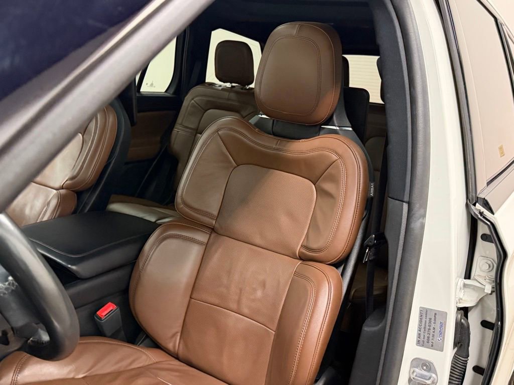 Used 2023 Lincoln Aviator Reserve w/ Equipment Group 201A image 44