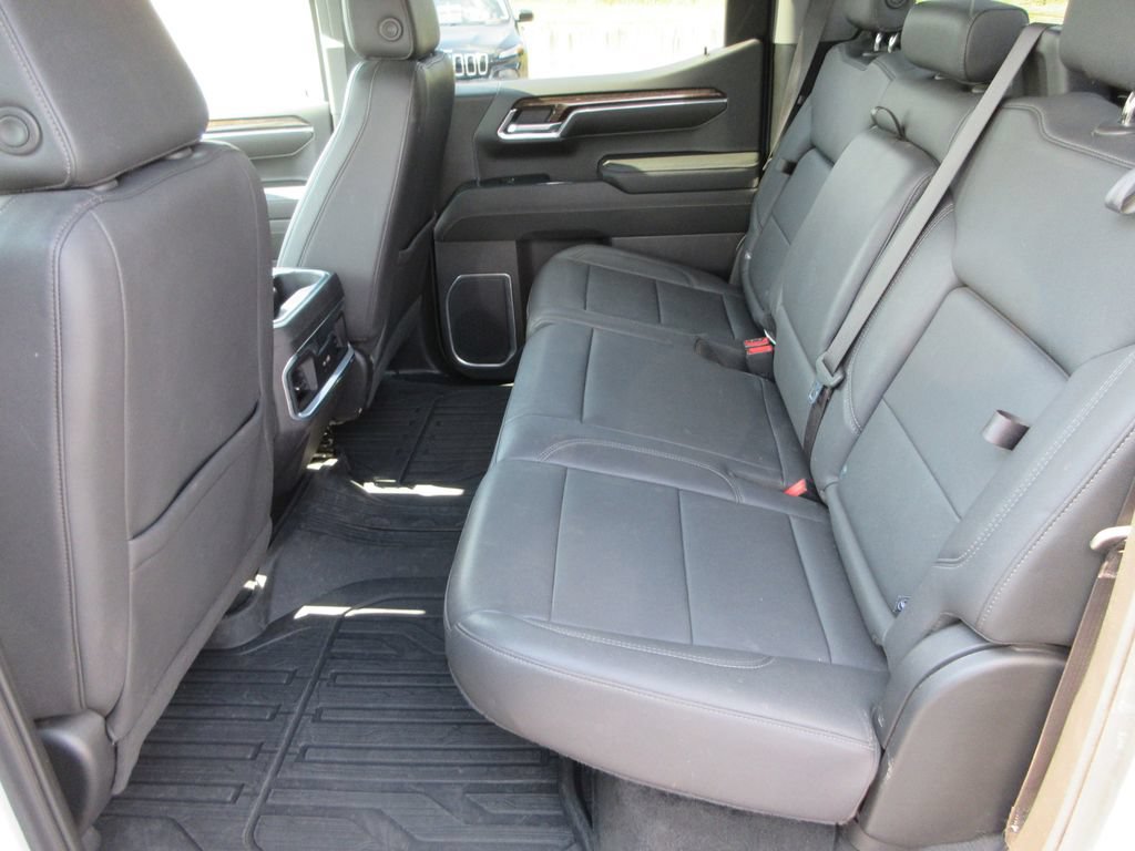 Used 2023 GMC Sierra 1500 Elevation w/ Elevation Premium Package AWD/4WD image 17