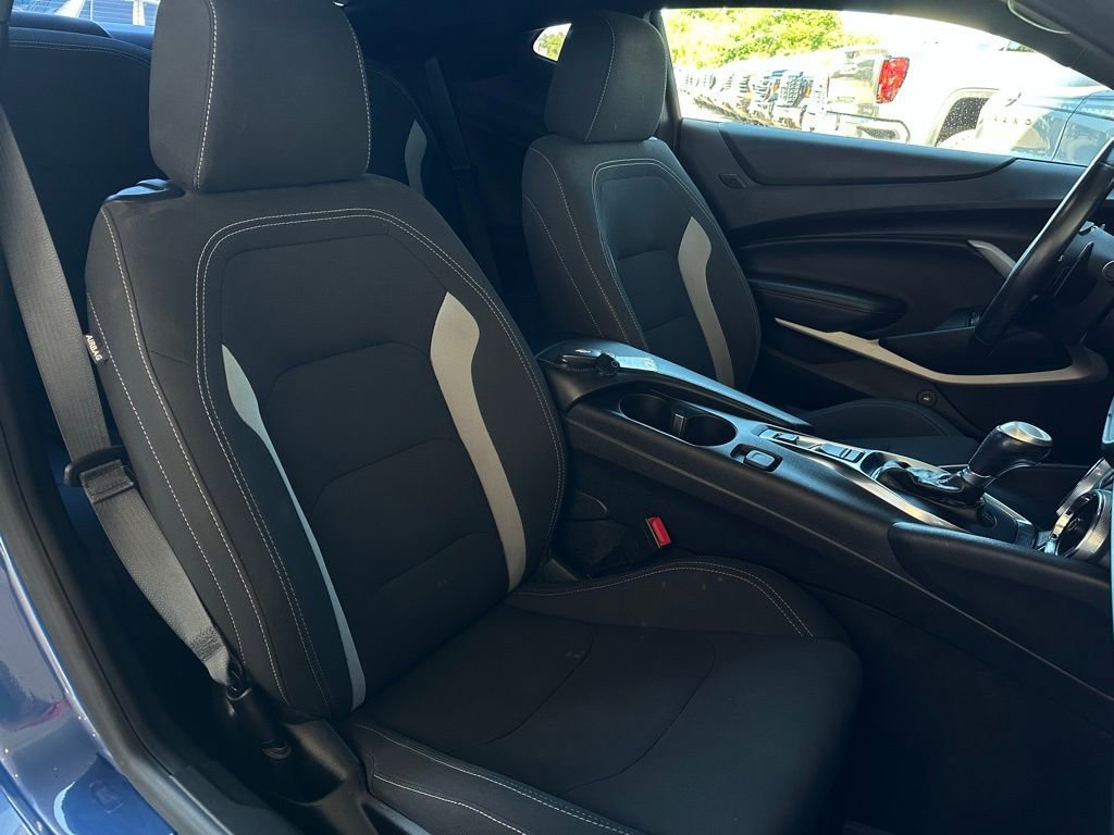 Used 2021 Chevrolet Camaro LT image 17