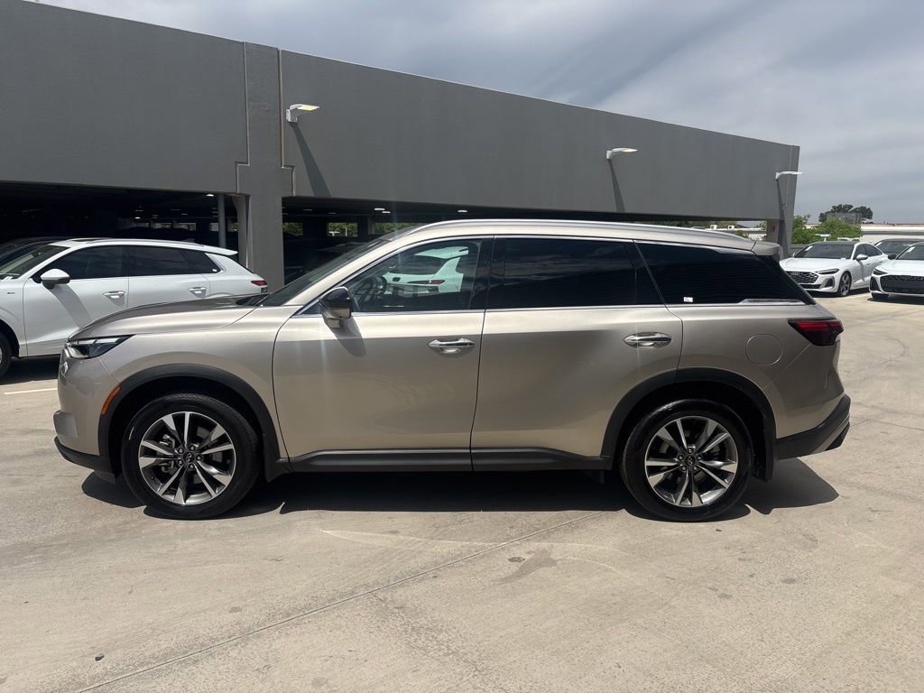 Used 2025 INFINITI QX60 Luxe w/ Vision Package AWD/4WD image 9