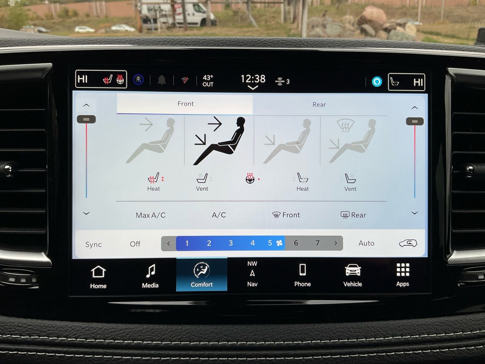 New 2026 Chrysler Pacifica Limited w/ S Appearance Package image 25