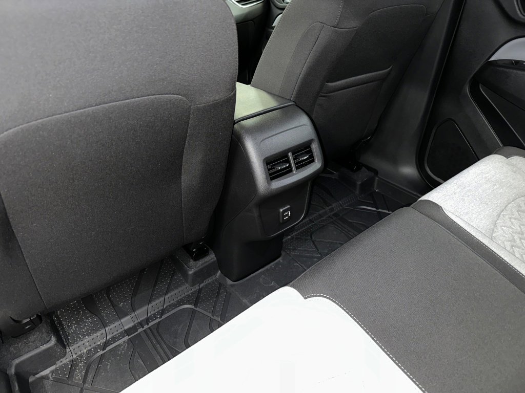 Used 2024 Chevrolet Equinox LT w/ LPO, Floor Liner Package image 19