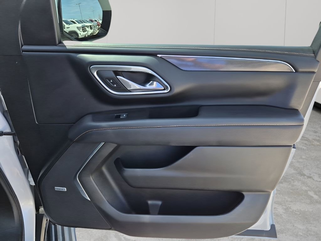 Used 2023 GMC Yukon XL AT4 w/ AT4 Premium Package image 13