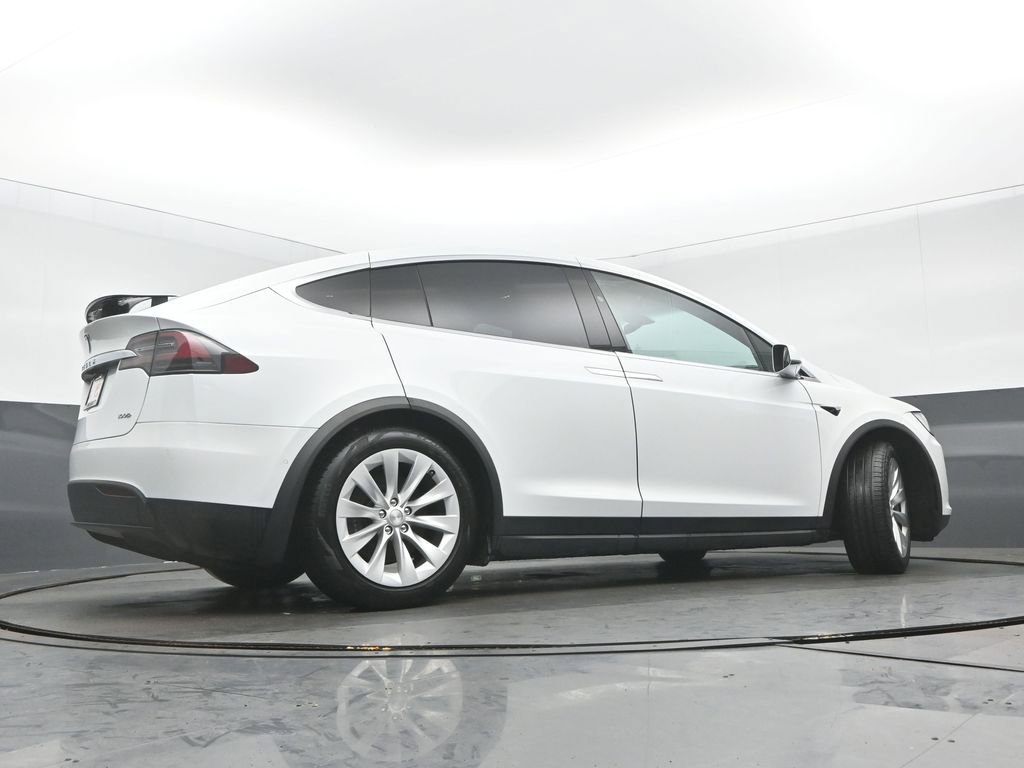 Used 2018 Tesla Model X 100D image 31