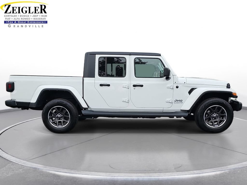 Used 2022 Jeep Gladiator Overland w/ Popular Equipment Package AWD/4WD image 4