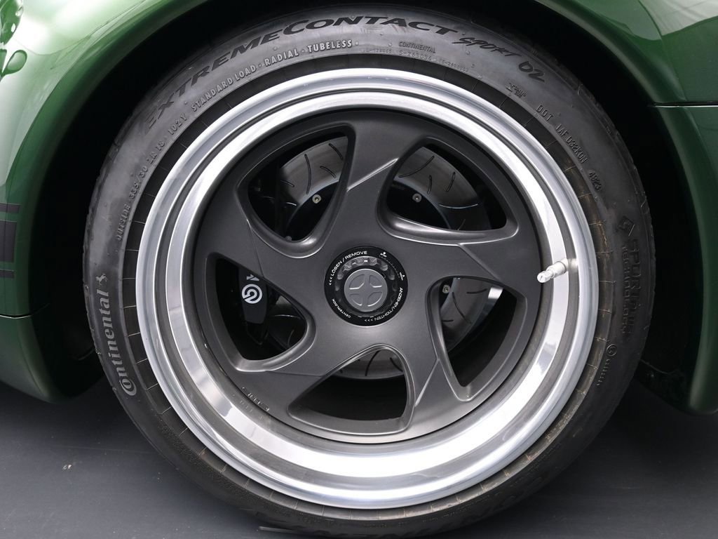 Used 1995 Porsche 911 Carrera RWD image 28