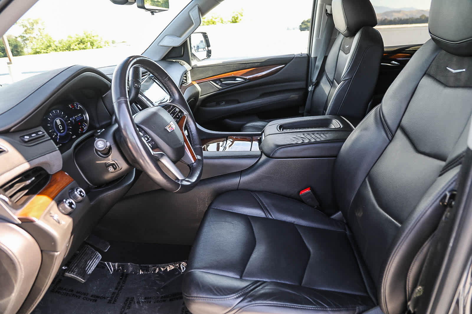 Used 2018 Cadillac Escalade ESV Premium Luxury AWD/4WD image 17